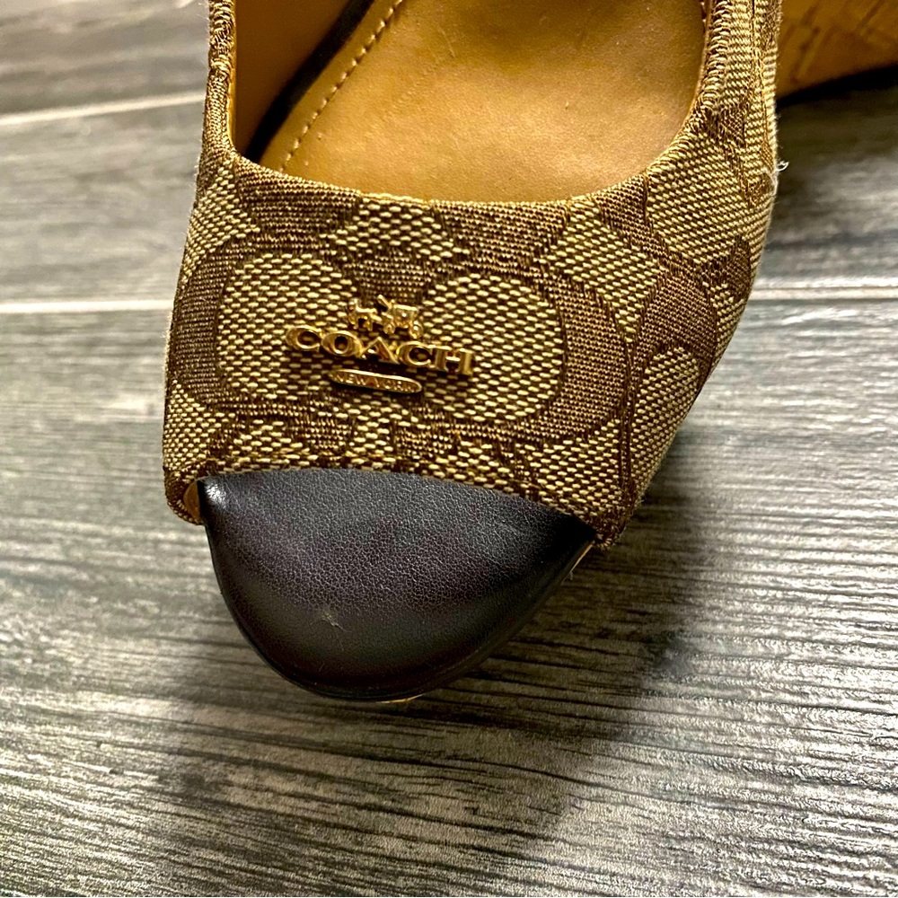 Coach 🐎 Chestnut Wedge Heel Sandals - Picture 2 of 6
